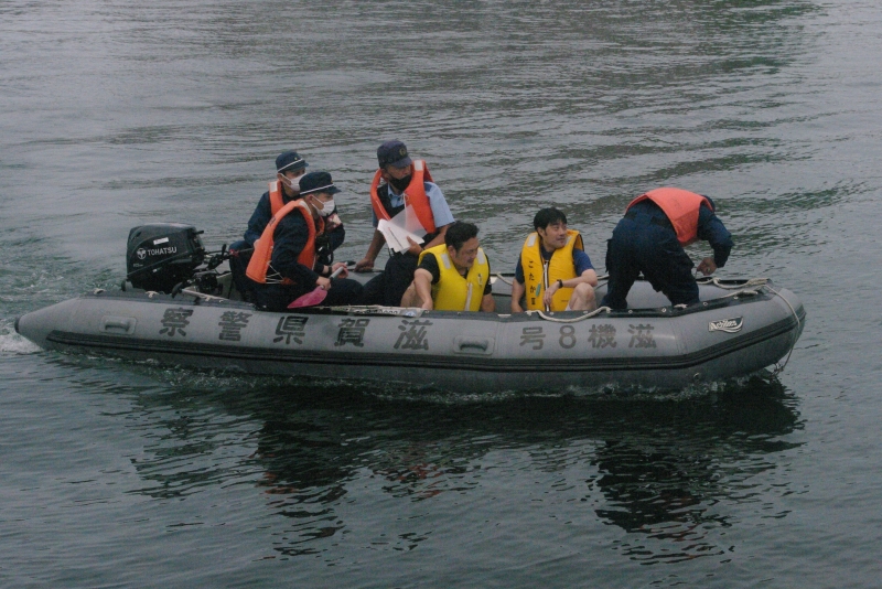 長浜港で水難救助訓練