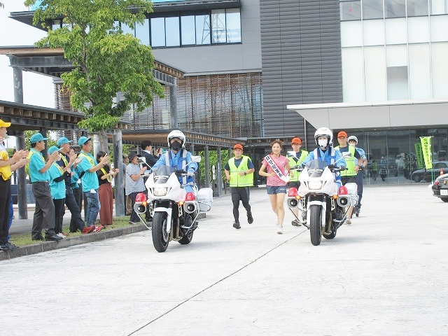 長浜市役所で交通安全運動の出動式