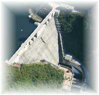 重力式コンクリートダムの写真です。