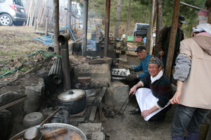 オーブン・コンロとも火の元は全てこちらで調達した薪