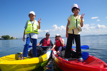 ▲Canoes on Lake Biwa