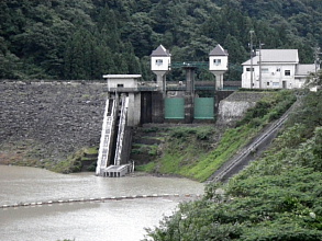 石田川ダムの写真です。(別ウィンドウで開く)