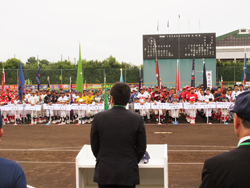第28回日本小学校男子ソフトボール大会開会式に出席