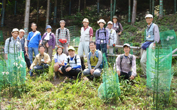 「山門水源の森」を琵琶湖環境部長らとともに視察