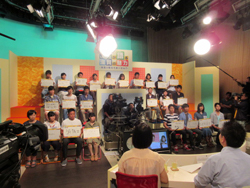 びわ湖放送にて県内に住む高校生24人とのテレビ対話を行う