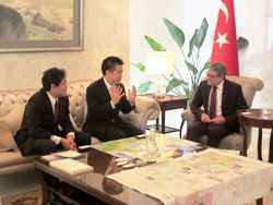 宮本守山市長とともにトルコ共和国大使館を訪問