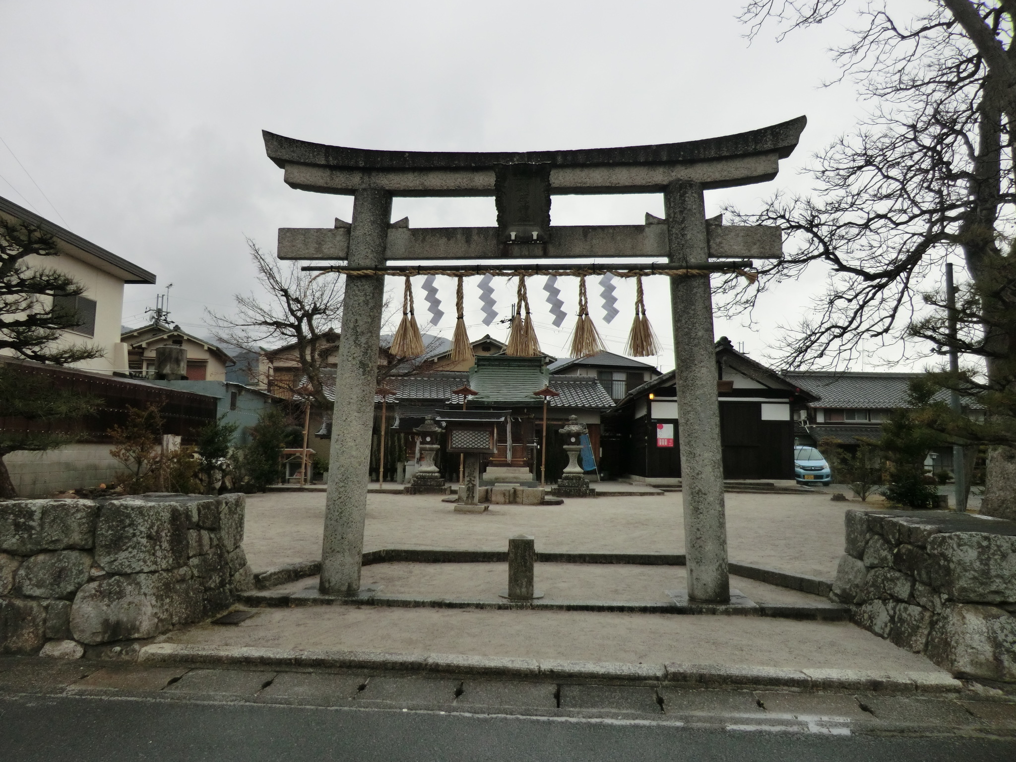 磯成神社（台風時に鳥居が倒壊）