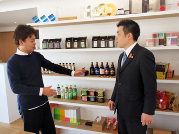 株式会社エイトブランディングデザイン代表・西澤明洋さんのオフィスを訪問