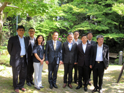 台湾 経済部水利署 賴(らい)署長らと公館庭にて記念撮影