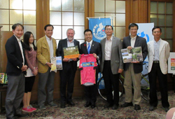欧州サイクリスト連盟のマンフレッド理事長、台湾中華大学の蘇顧問と面会