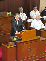 滋賀県議会の議場で開催された関西広域連合議会にて登壇