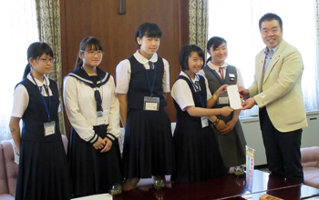 北海道根室市の中学生5名の訪問