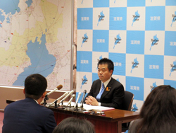 高浜原子力発電所にかかる関西電力との安全協定に係る記者会見の様子