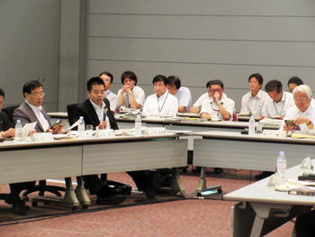 三日月知事が関西広域連合の会議に出席する様子。