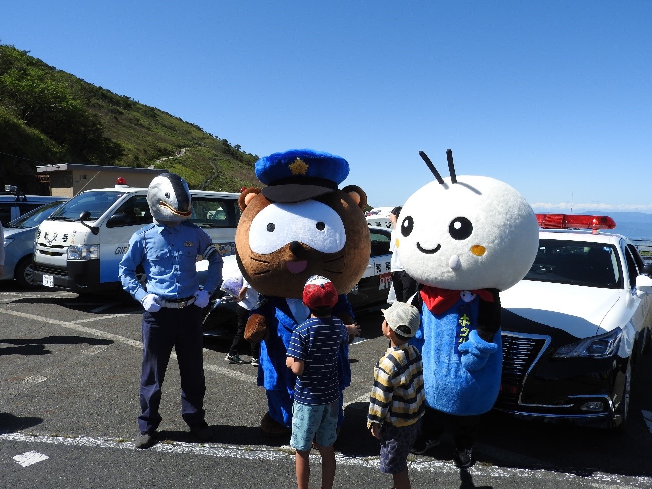 岐阜県警察と合同で交通安全啓発