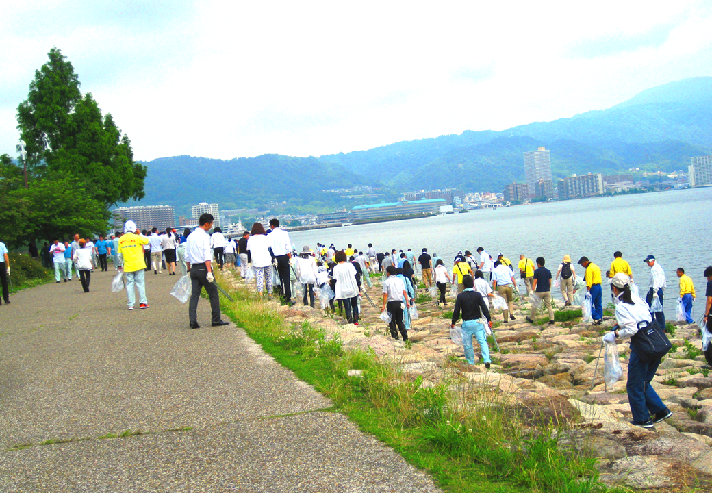 琵琶湖沿岸クリーン作戦の写真