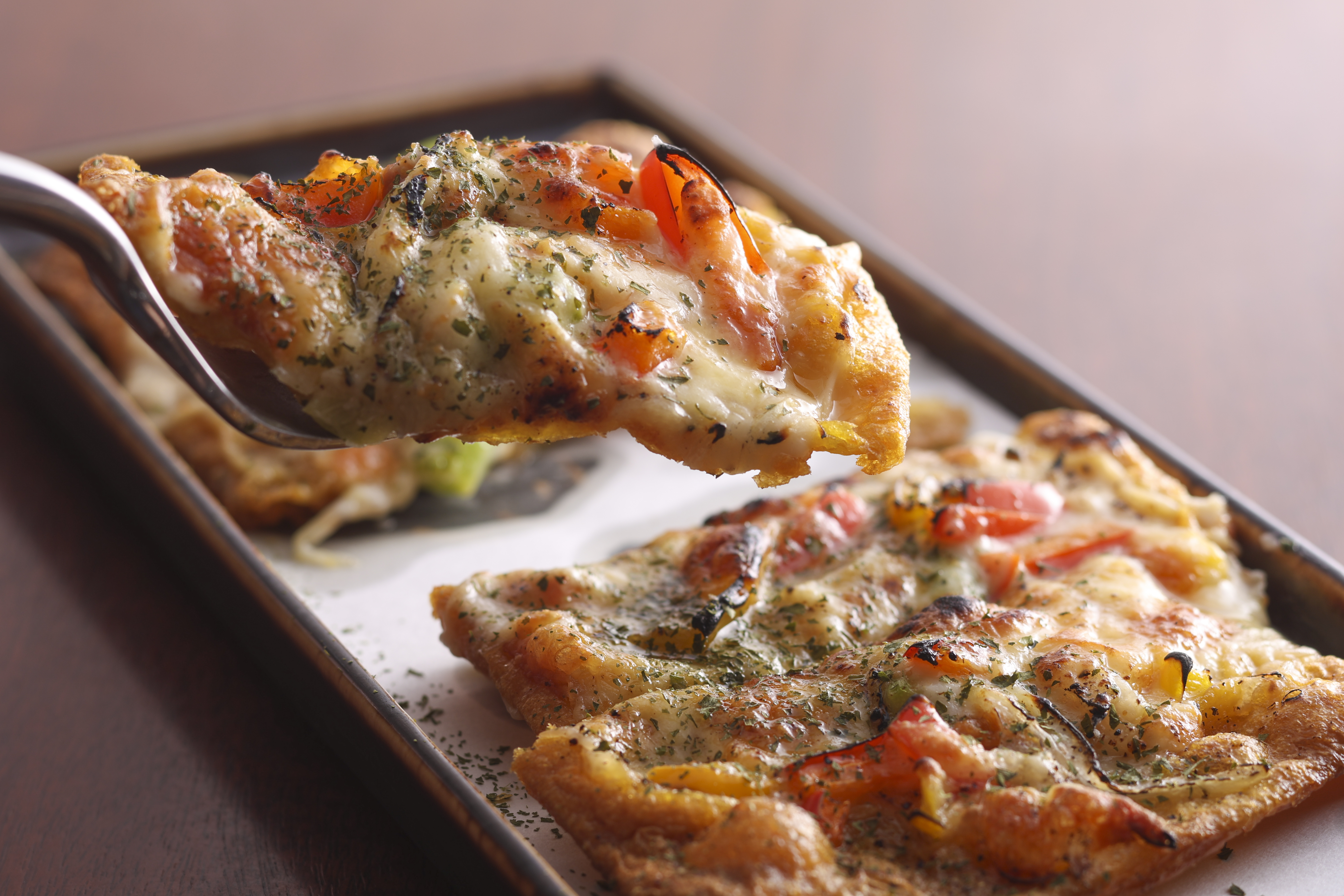 鮒寿司と滋賀野菜の生麩ピザの画像、
