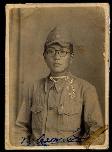  兄二郎さんがソ連に連行される際、国境付近に捨てていった弟三郎さんの写真。