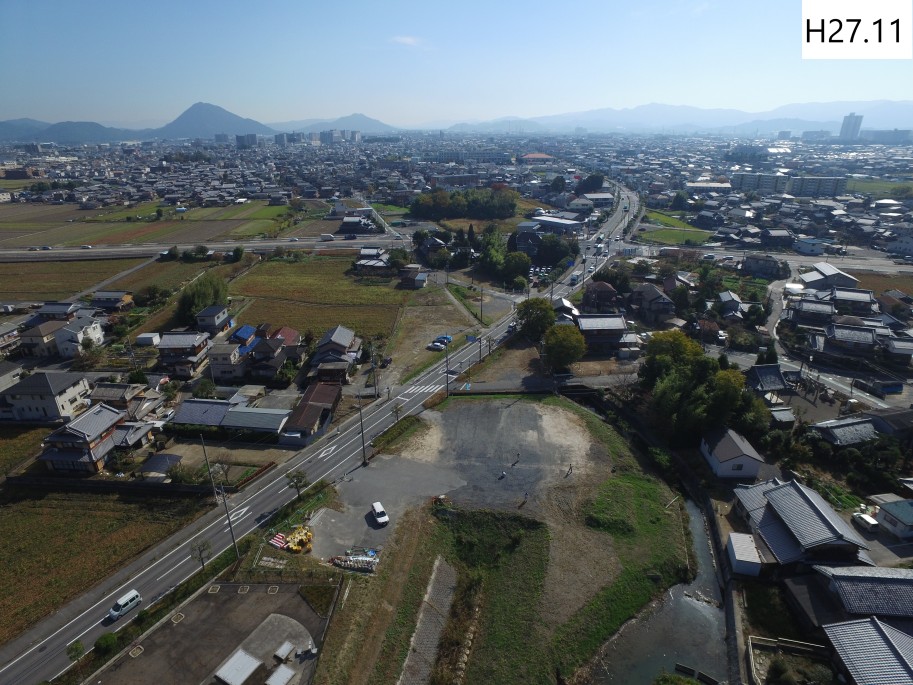 新守山川の事業着手前の写真です。