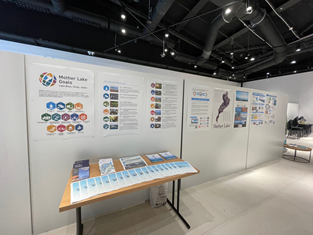 写真(ポスターセッションにおける滋賀県の出展)