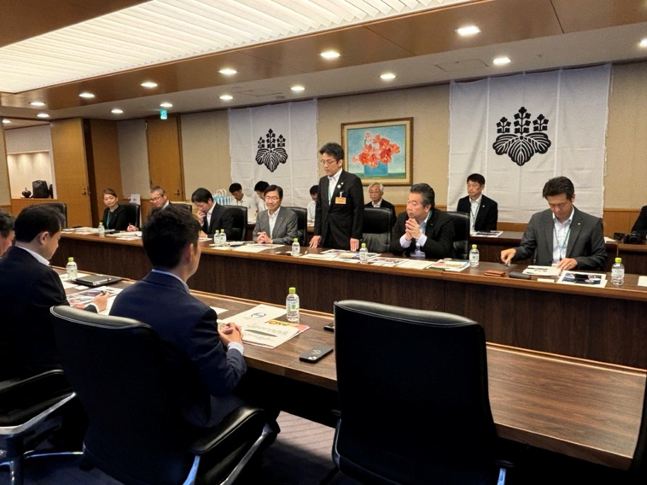 挨拶をする江島滋賀県副知事