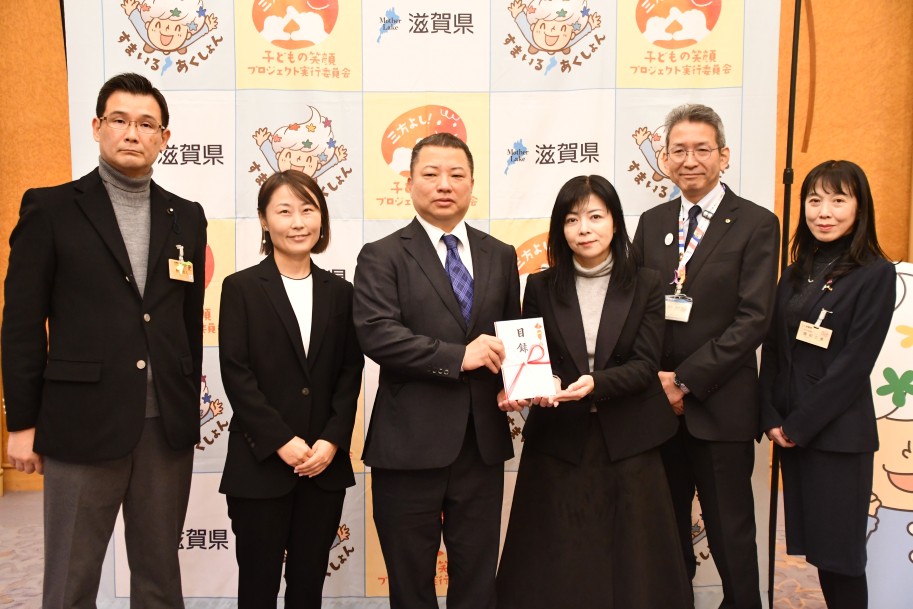 医療法人杏華会「おむつ1万枚寄附プロジェクト」に係る寄附目録贈呈式の様子2