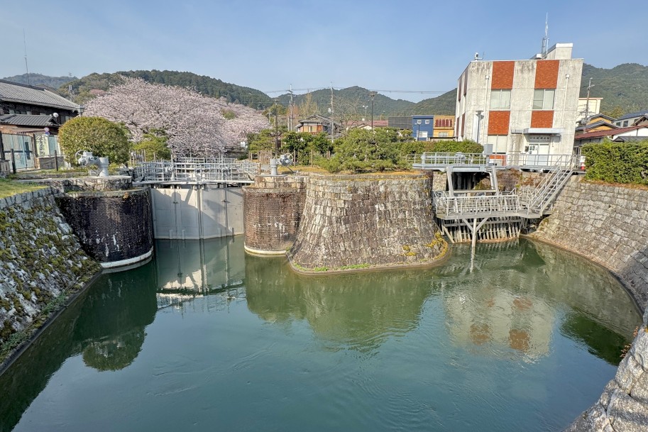 琵琶湖疏水施設の大津閘門及び堰門