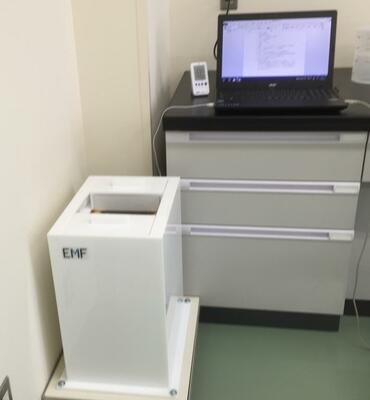 NaIシンチレーションスペクトロメータの写真