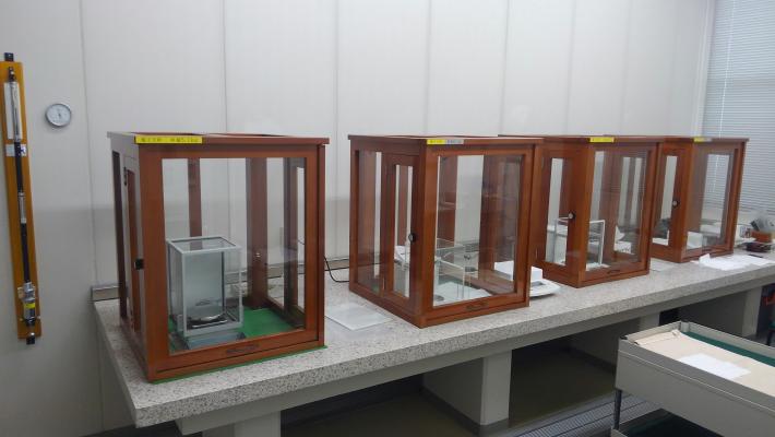 基準天秤室の様子