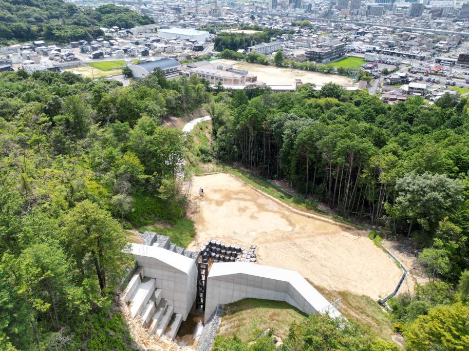 透過型砂防えん堤完成写真2