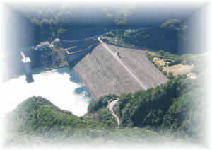 ロックフィルダムの写真です。