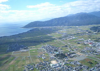 安曇川下流部の空撮写真です。