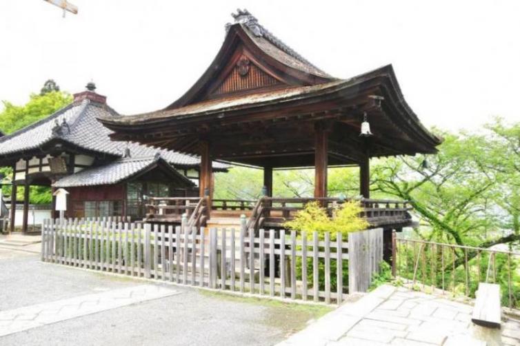 観月舞台正側面全景
