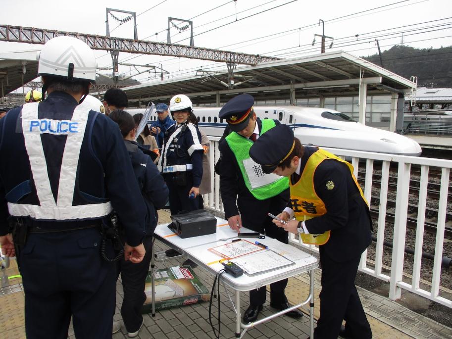 列車事故対応訓練の様子4