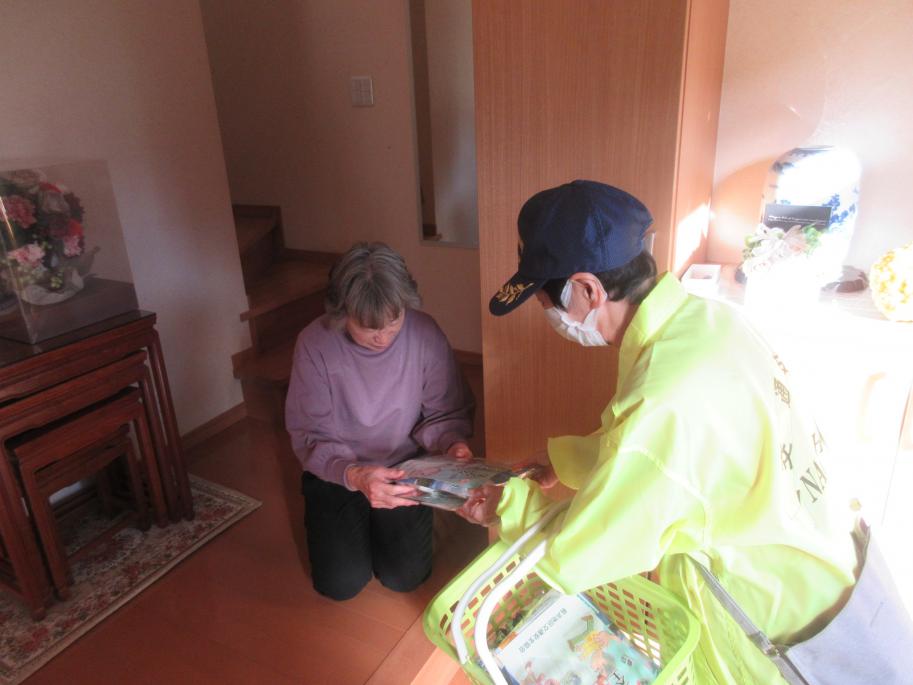 交通事故防止の呼びかけの様子3