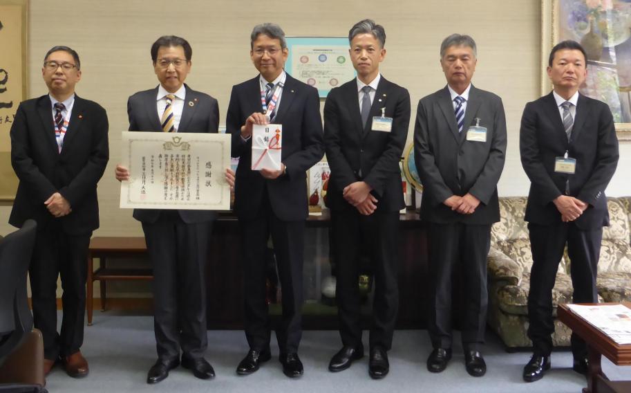 e-radioチャリテティーマラソン実行委員会実行委員長と教育長