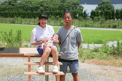 田中秀典さん、亜里紗さん、奏向ちゃん3
