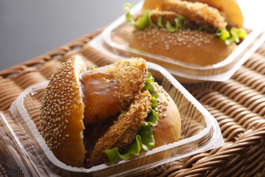あわび茸×湖魚バーガーの画像、道の駅竜王かがみの里のホームページへのリンク