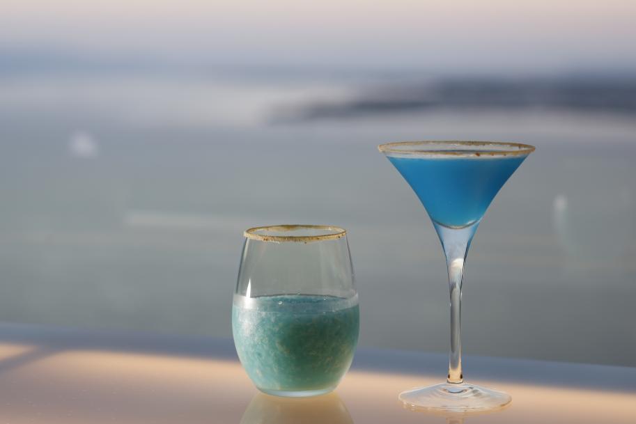 びわ湖魚カクテル「湖酔（こよい）」の画像、びわ湖魚ノンアルコールカクテル「湖惚（こほれ）」の画像、びわ湖大津プリンス ホテルスカイラウンジ トップオブオオツのホームページへのリンク