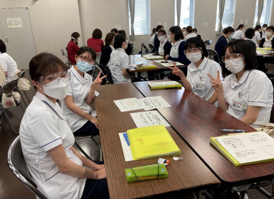 令和4年度新規採用看護職員研修の様子1