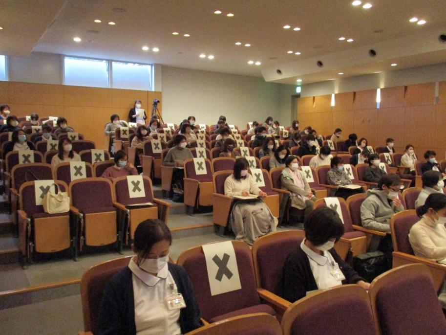 令和2年度看護研究発表会の様子2