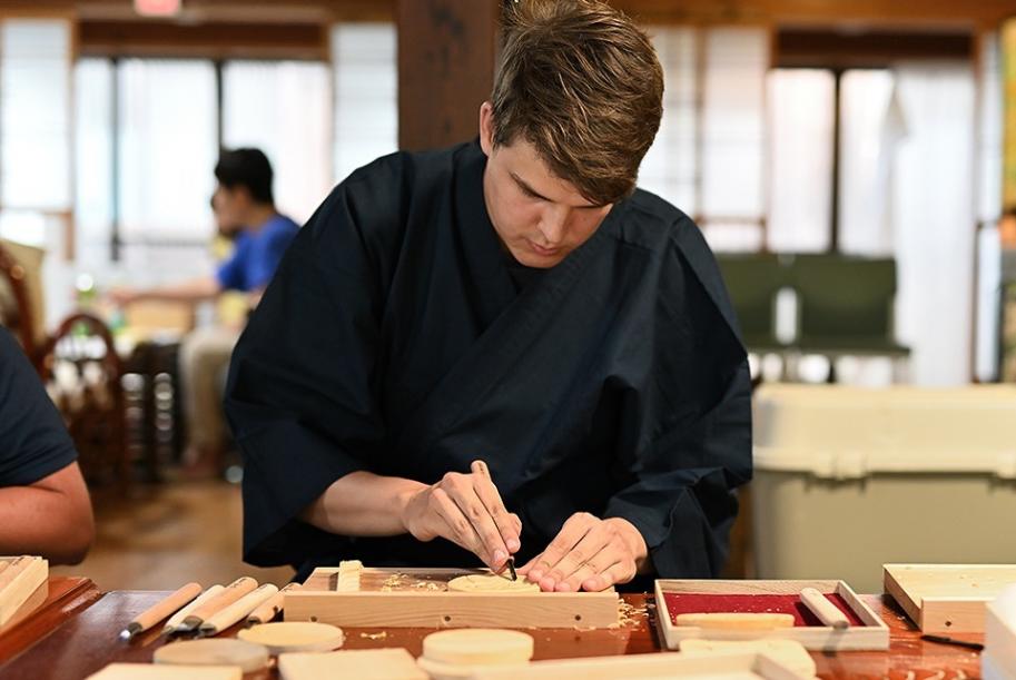 Kaminyu Woodpeckers (Maibara City) / Artisanal Woodcarving Workshop