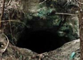 “大津空”の兵たちが掘った防空壕サムネイル