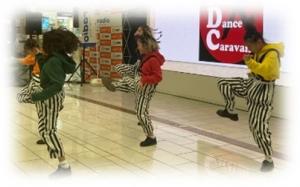 キッズダンスステージの様子1
