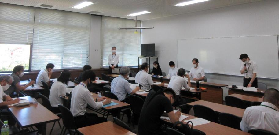 総会の様子