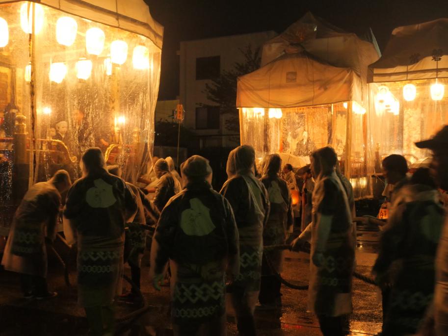 曳山祭り夜の様子