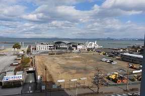令和7年2月6日（木曜日）の新しい琵琶湖文化館建設地の様子。仮囲い設置工事が始まった。