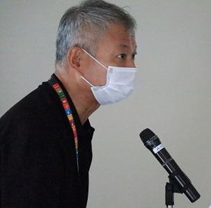 これまでの活動について話す様子