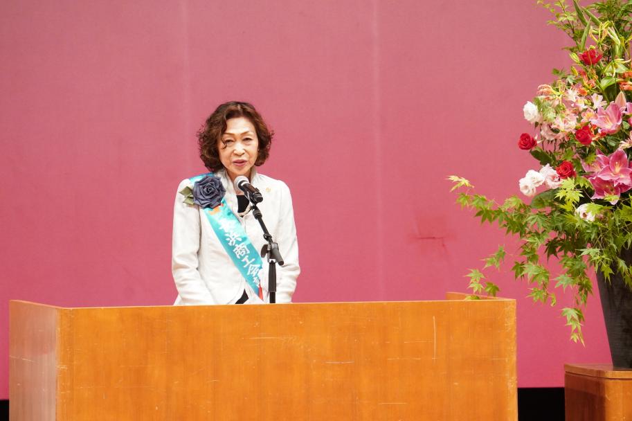 竹中三枝子会長