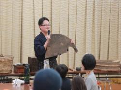 講師が話をしている写真
